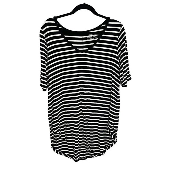 Torrid Black & White Striped Half Sleeve Favorite Tunic Tee Women's Plus Size 1X - Picture 1 of 8